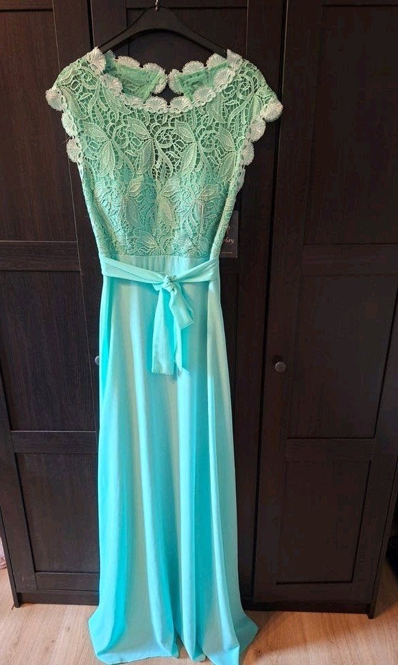 Twee nieuwe lange jurken. Groen en zwart. Maat S/M. €15 p.s., Kleding | Dames, Maat 38/40 (M), Galajurk, Zwart, Nieuw