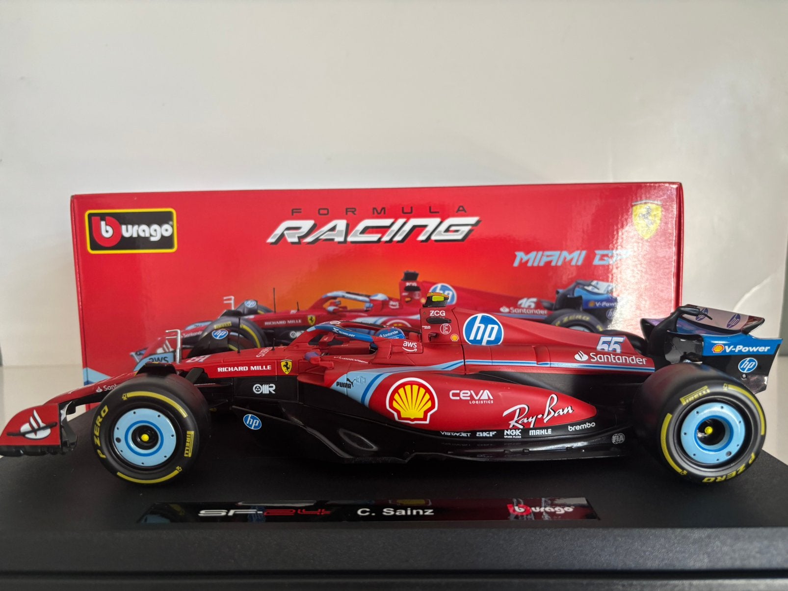 Ferrari SF-24  #55 Sainz 5th Miami GP F1 2024 1:18 (nieuw), Verzenden, Nieuw, Auto, Bburago