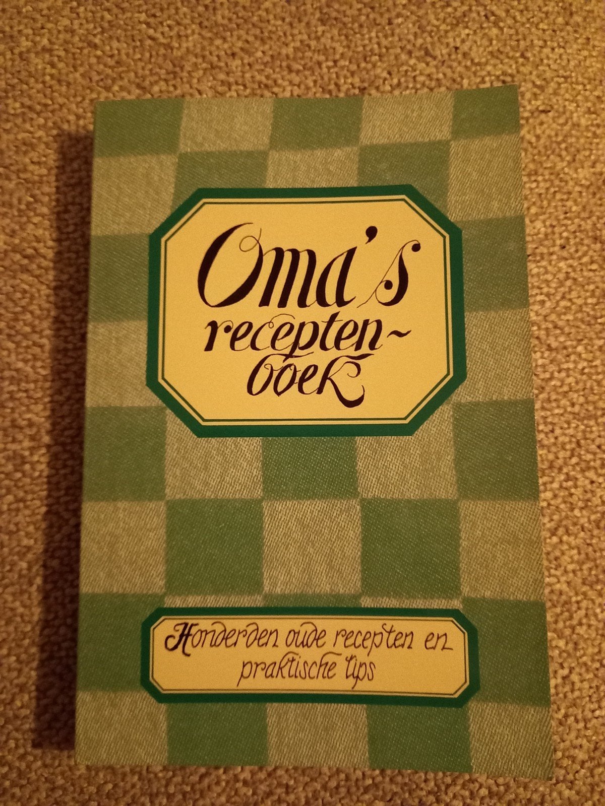 Oma's receptenboek, Ophalen of Verzenden, Zo goed als nieuw