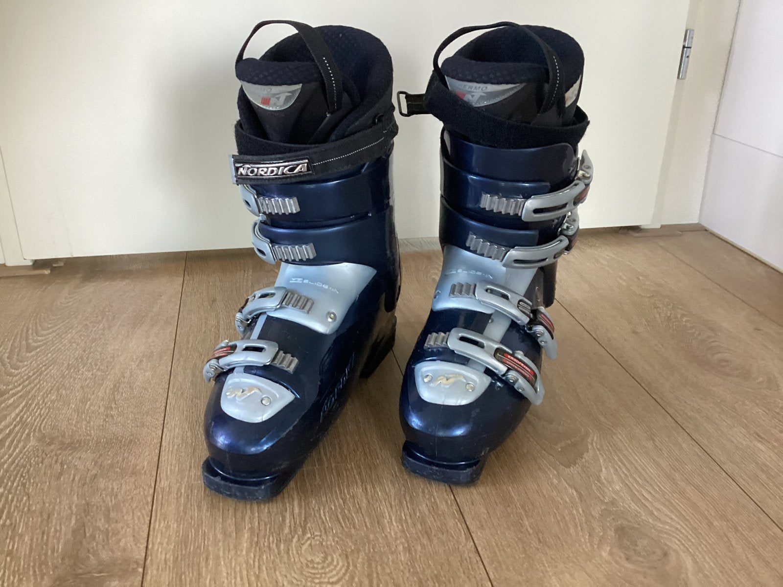 Nordica skischoenen - één week gedragen, Ophalen, 160 tot 180 cm, Schoenen, Zo goed als nieuw