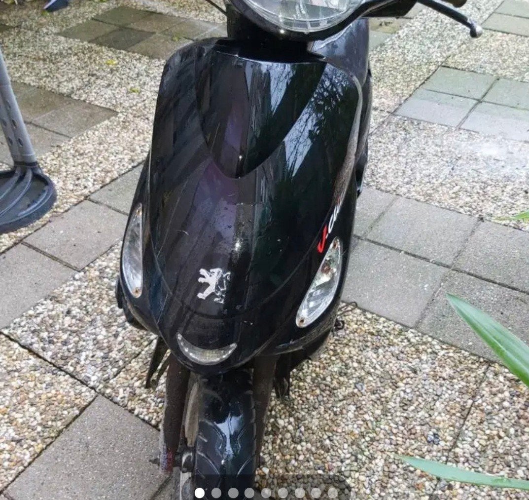 Peugeot V-Clic - Op te halen voor 50 euro (rijdt niet), Fietsen en Brommers, Scooters | Peugeot, Ophalen of Verzenden