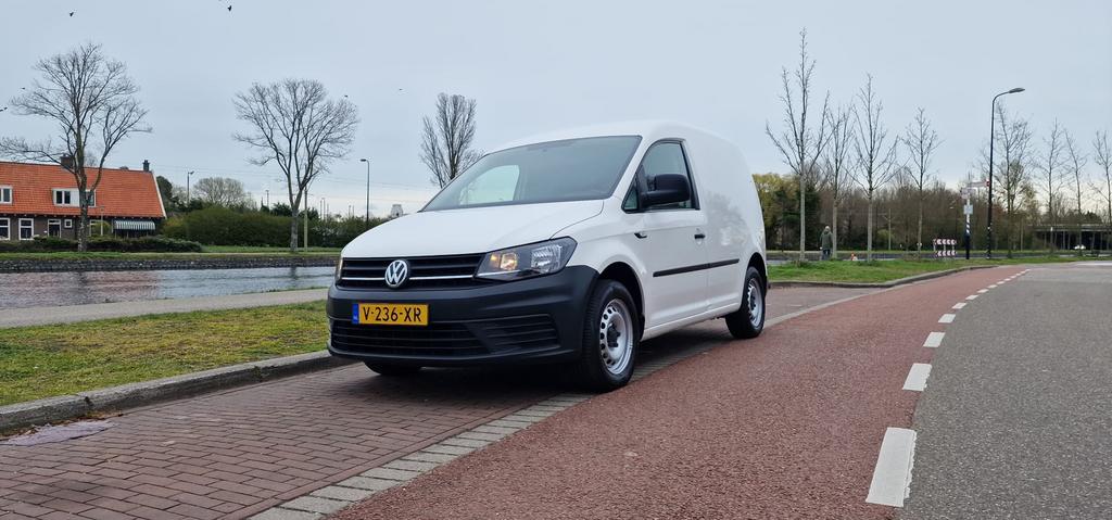 Volkswagen Caddy 2.0 TDI Bluemotion L1h1 102pk 2019, USB, Stof, 4 cilinders, Volkswagen