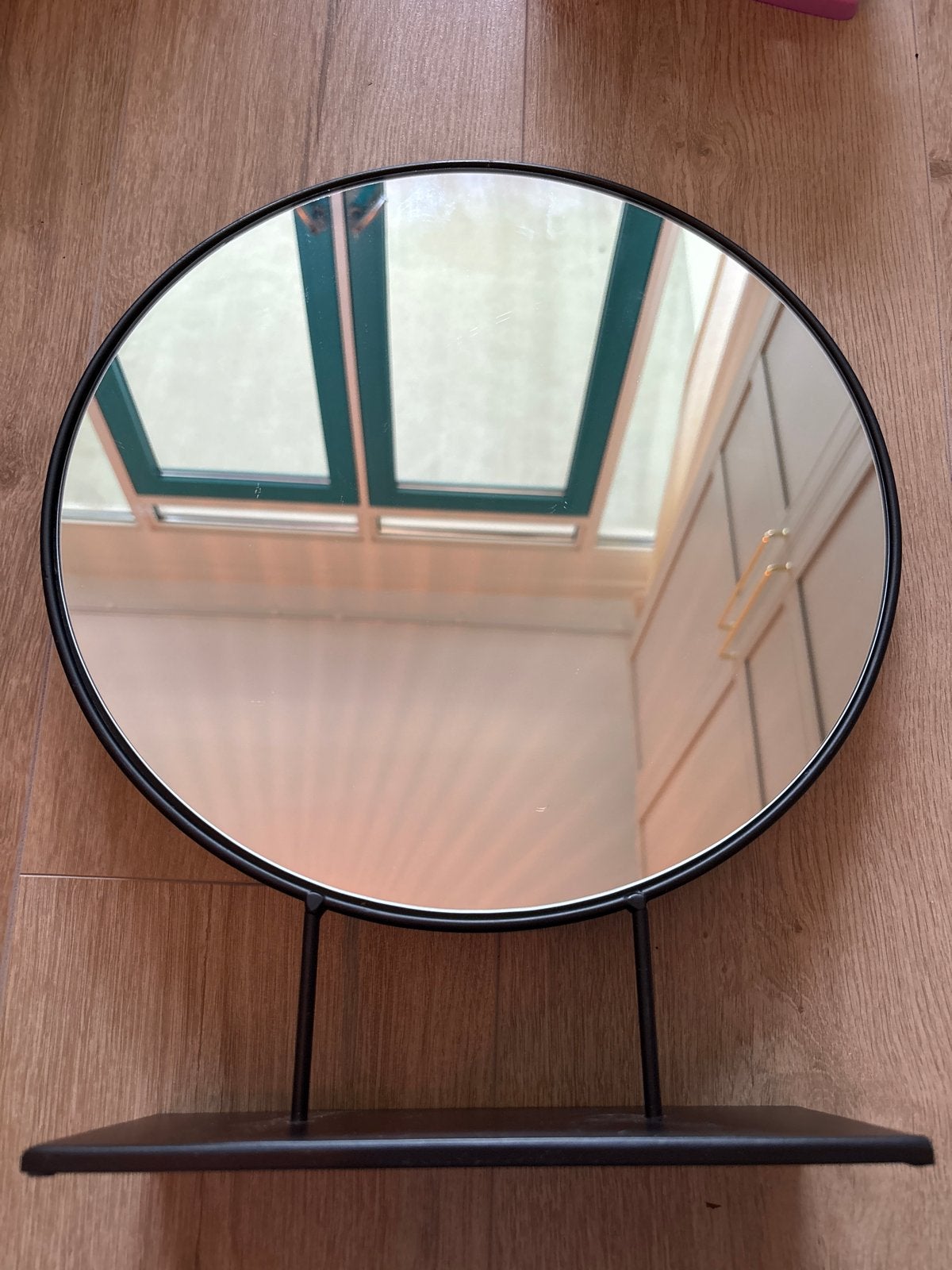 Ronde spiegel met plankje - Zwart metaal, Huis en Inrichting, Ophalen, Minder dan 50 cm, Rond, Zo goed als nieuw