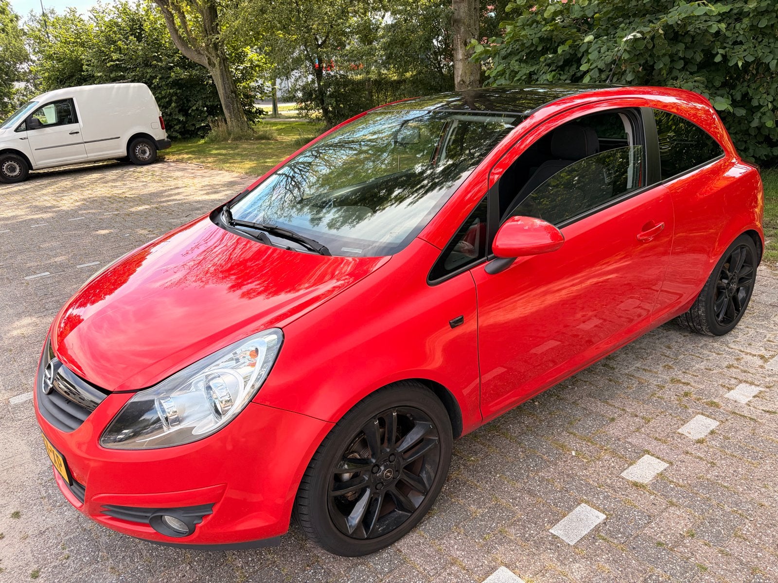 Opel Corsa 1.4 16V 3D 2010 Rood alleen deze week, Auto's, Opel, Voorwielaandrijving, 40 €/maand, 1398 cc, 4 cilinders
