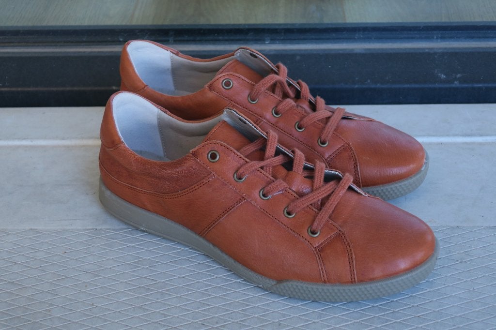 Nieuwe schoenen maat 40 volledig leer, Ophalen, Zwart, Nieuw, Sneakers of Gympen