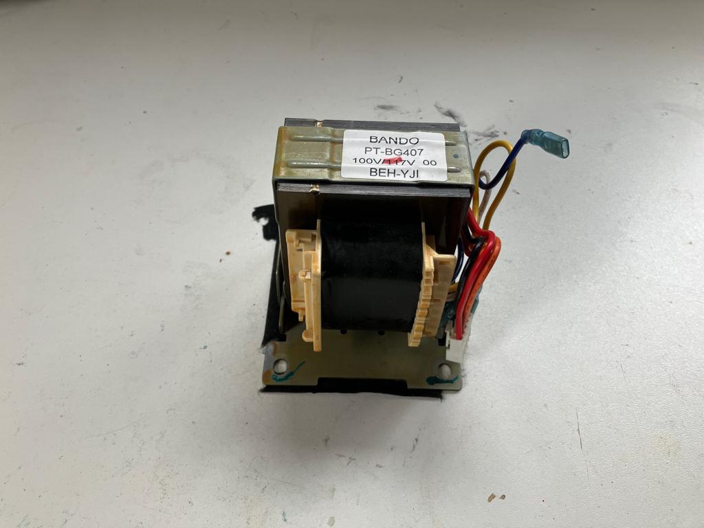 Trafo 110V naar 15V (origineel Roland KC 350), Hobby en Vrije tijd, Elektronica-componenten, Gebruikt, Ophalen of Verzenden
