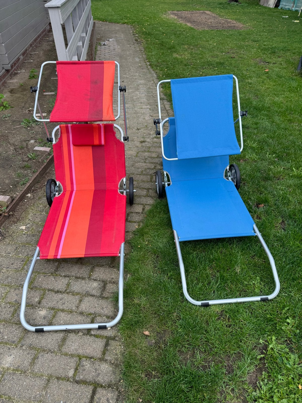 Inklapbare zonnebedjes met wieltjes (set van 2), Tuin en Terras, Ophalen, Gebruikt, Metaal, Inklapbaar