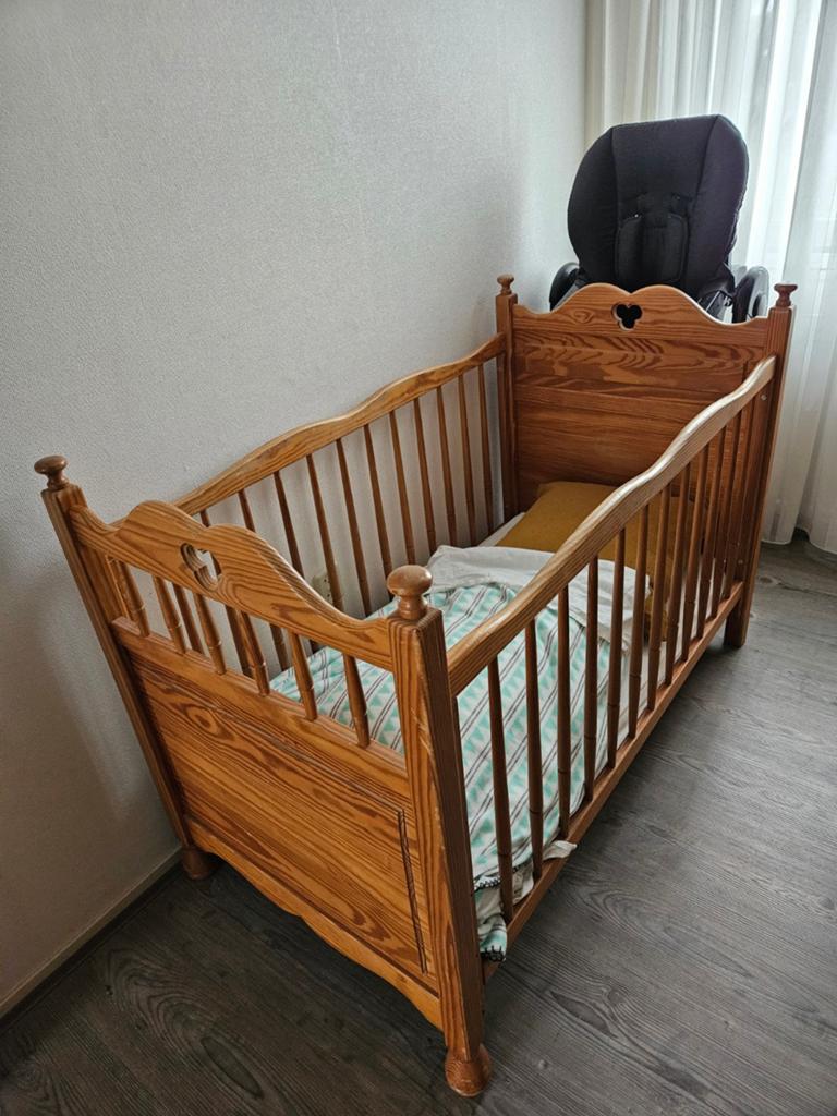 Ledikant, Kinderen en Baby's, Kinderkamer | Complete kinderkamers, Ophalen, Zo goed als nieuw, Jongetje of Meisje