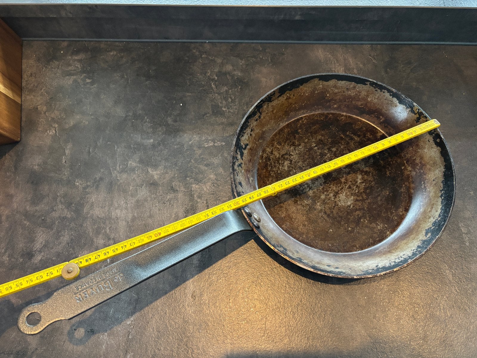 De Buyer plaatstalen koekenpan 28 cm - ingebrand, Huis en Inrichting, Gebruikt, De Buyer, Ophalen of Verzenden, Geschikt voor inductie