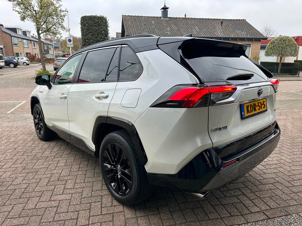 Toyota RAV4 2.5 Hybrid AWD Executive Bi-Tone|Leder|Apple Car, Automaat, Gebruikt, 4 cilinders, 1650 kg