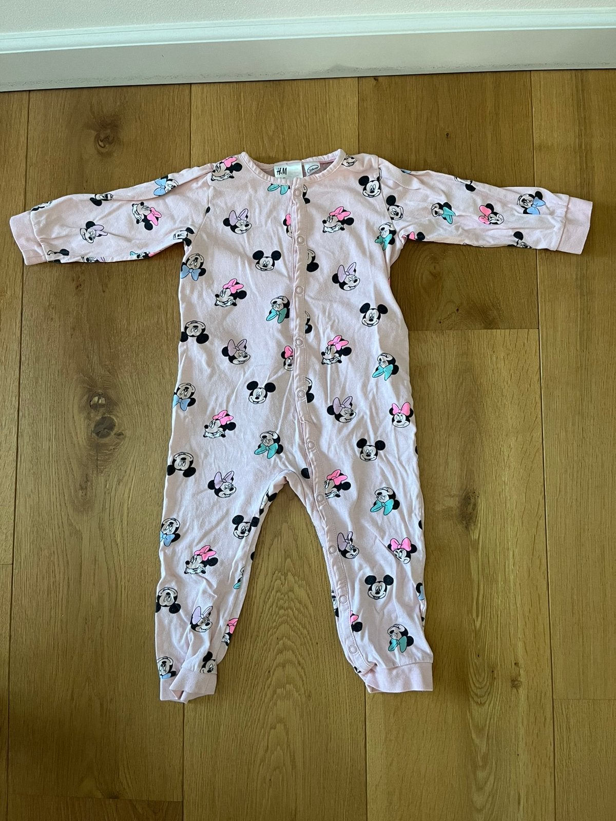 H&m minnie mouse pyjama, Verzenden, Zo goed als nieuw, Meisje, Nacht- of Onderkleding