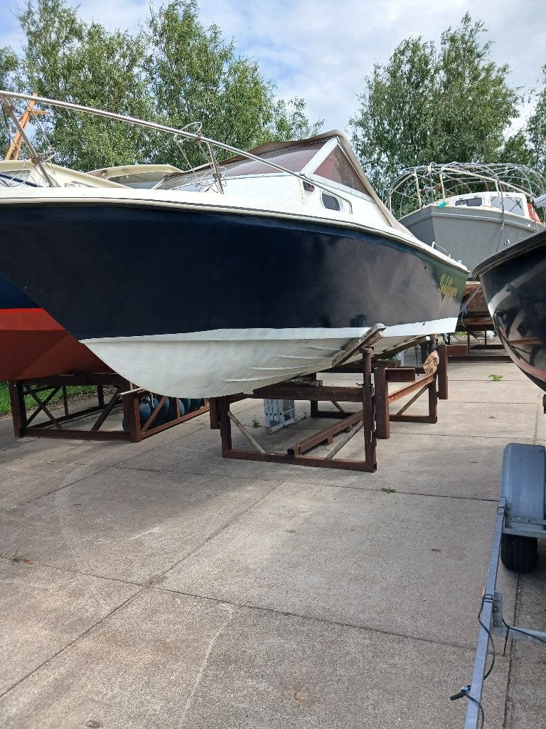 Projectboot polyester kajuitboot 7,50 m - 62 pk diesel, Ophalen, Overige merken, Diesel, Zwemplateau/-trap