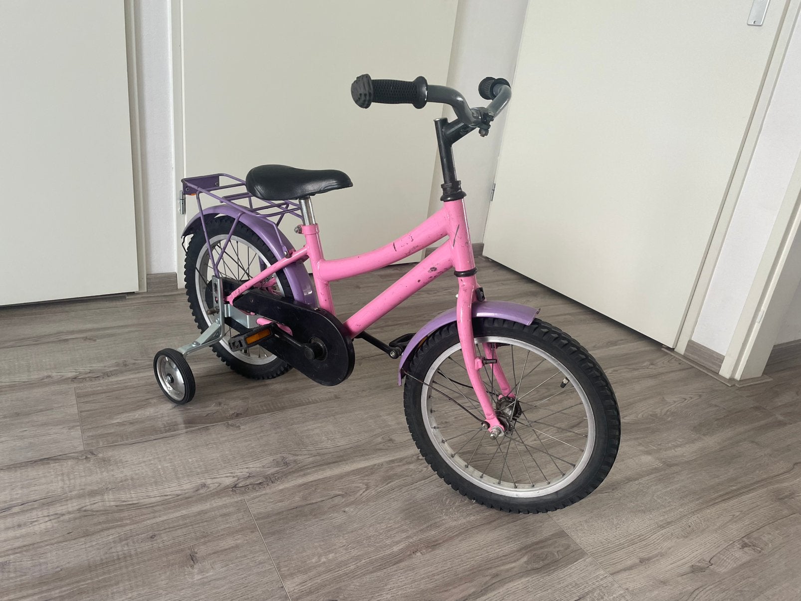 Te koop aangeboden, Kinderfietsje, Fietsen en Brommers, Fietsen | Kinderfietsjes, Ophalen, Gebruikt, 16 tot 20 inch, Zijwieltjes