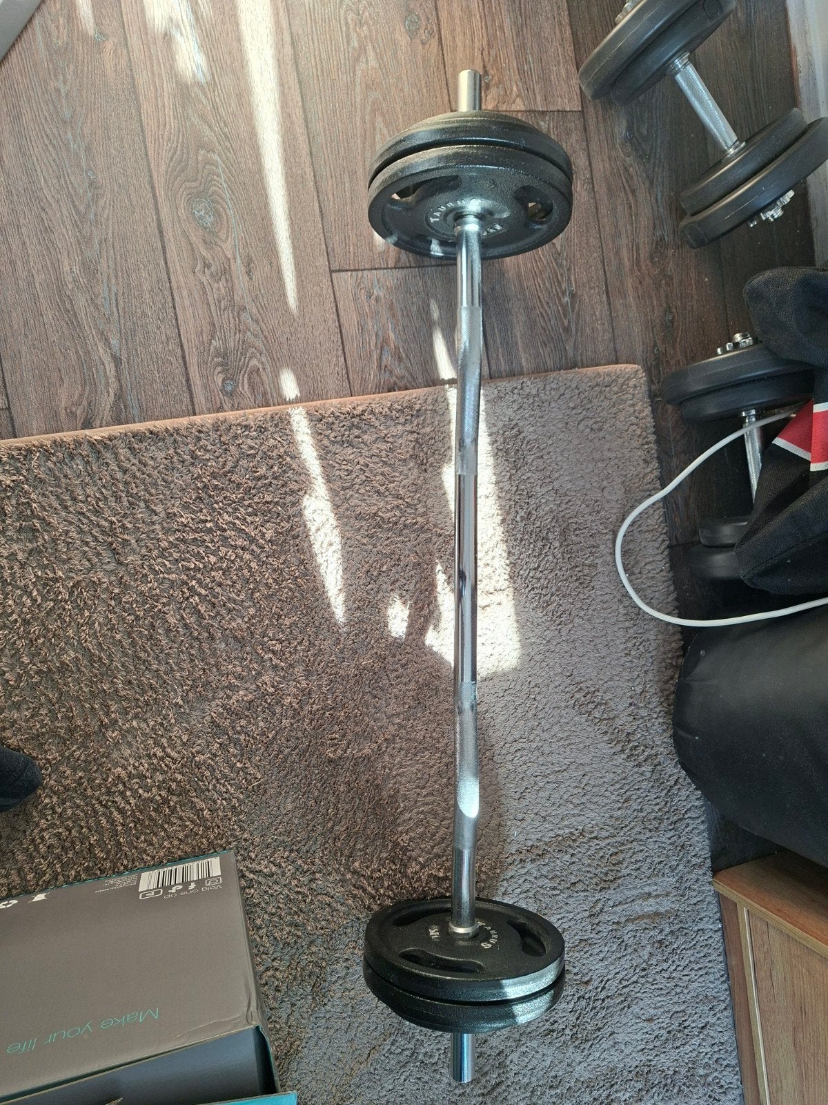Halterstang met 25 kg aan gewichten - Totaal 30 kg, Sport en Fitness, Fitnessmaterialen, Ophalen