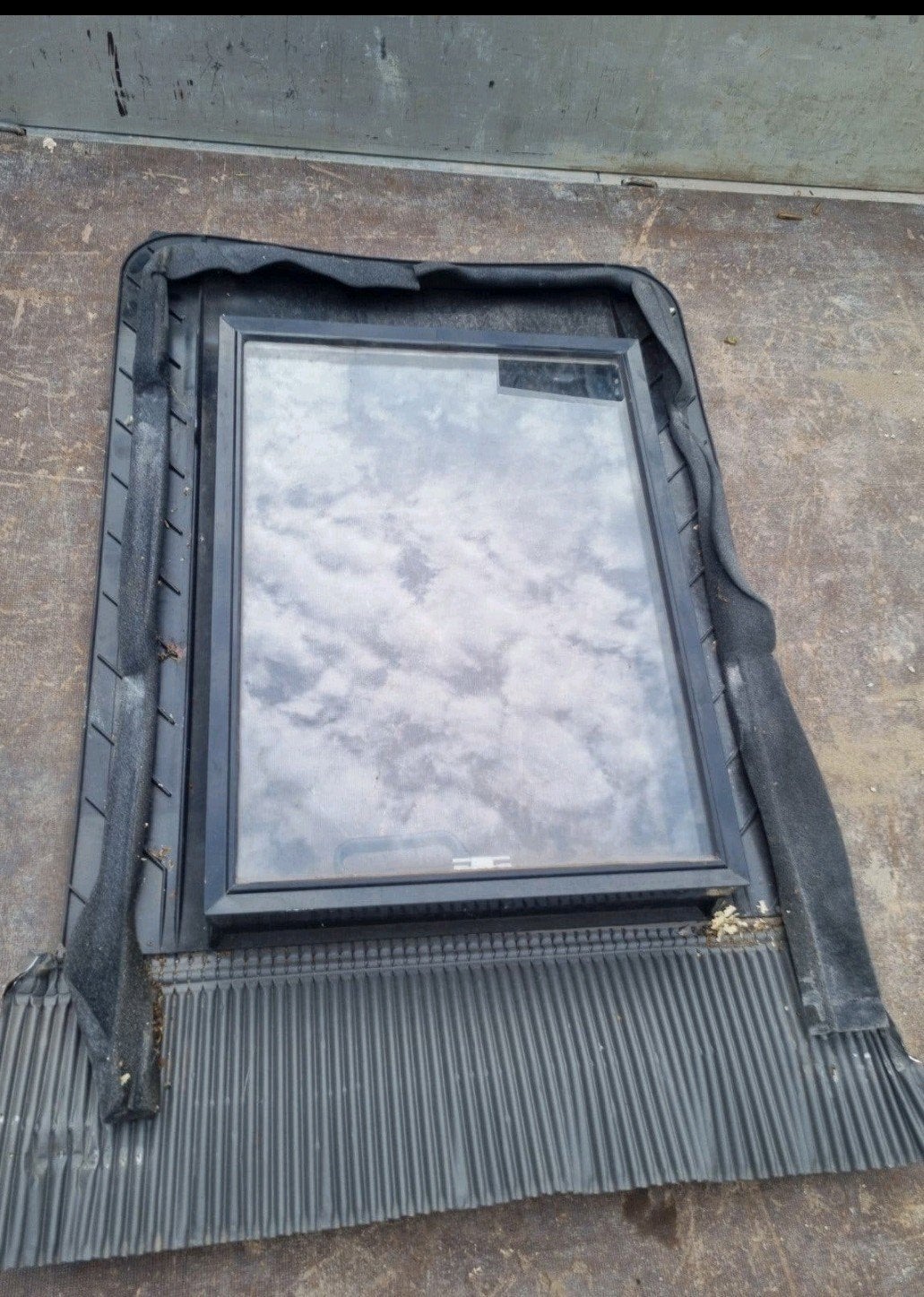 velux zolder dakraam met dubbel glas 1 jaar oud, Ophalen, Minder dan 80 cm, Dakraam, 80 tot 120 cm