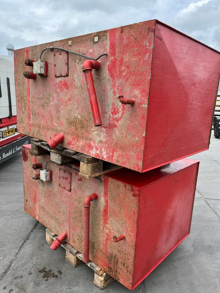 Diesel tanks en schakelkasten+ pompen, Zakelijke goederen, Machines en Bouw | Keten en Containers, Ophalen of Verzenden