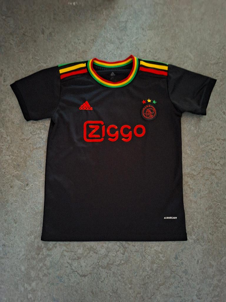 Adidas shirt 26 valt als 152, Kinderen en Baby's, Kinderkleding | Maat 152, Ophalen of Verzenden, Gebruikt, Jongen, Shirt of Longsleeve