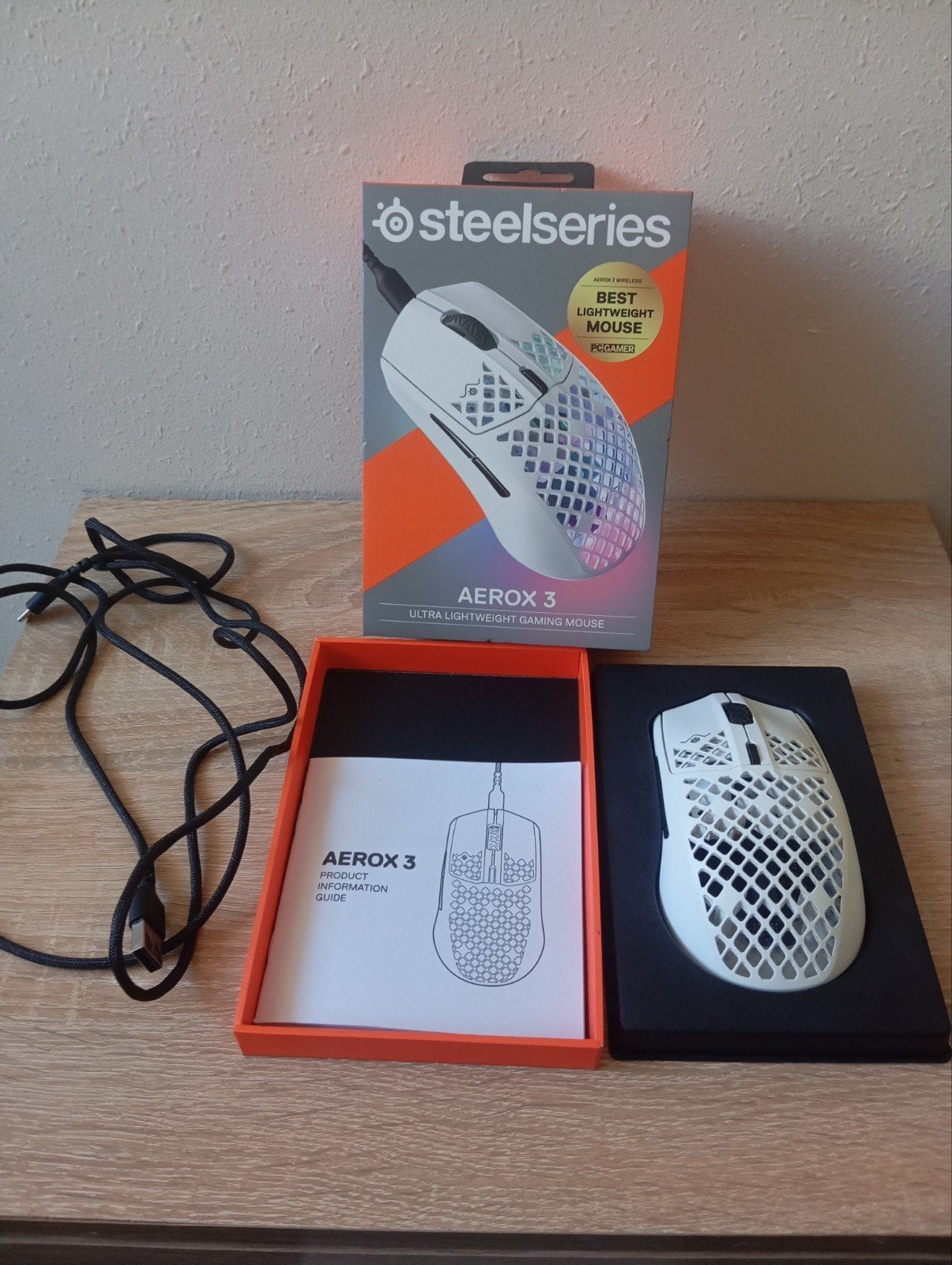 SteelSeries Aerox 3 (2022) Snow Gaming Muis Bedraad, Computers en Software, Muizen, Ophalen, Rechtshandig, Muis, Gebruikt