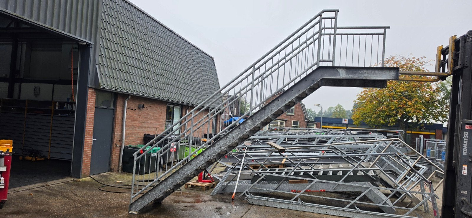stalen trap met bordes de gegalv. hoog 3.0mtr nor161, Ophalen of Verzenden