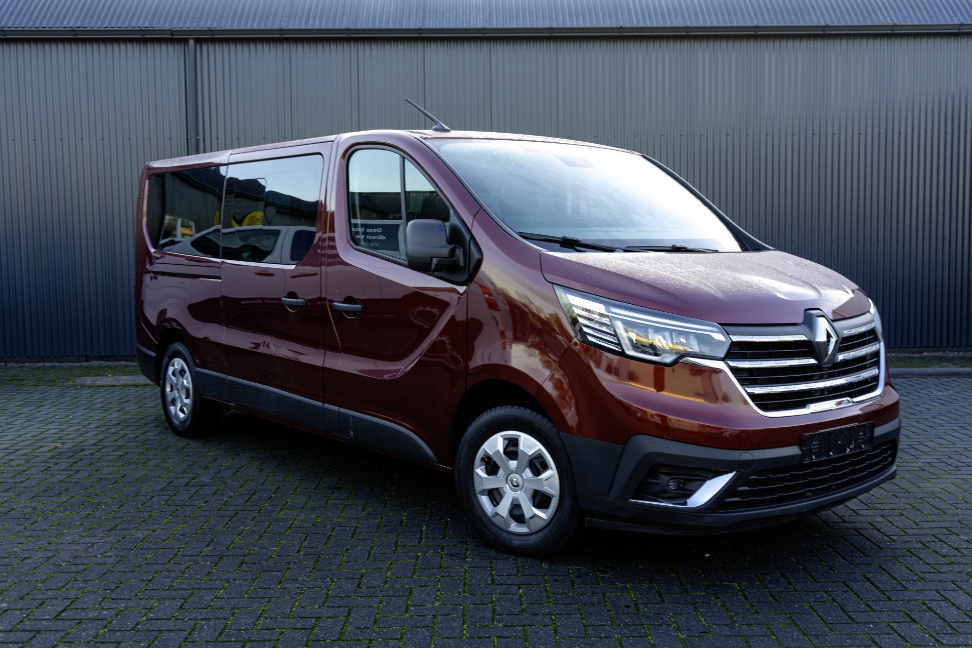Renault Trafic Renault Trafic Blue dCi 150PK | L2H1 | 9-Zits, Auto's, Voorwielaandrijving, Gebruikt, Zwart, 150 pk