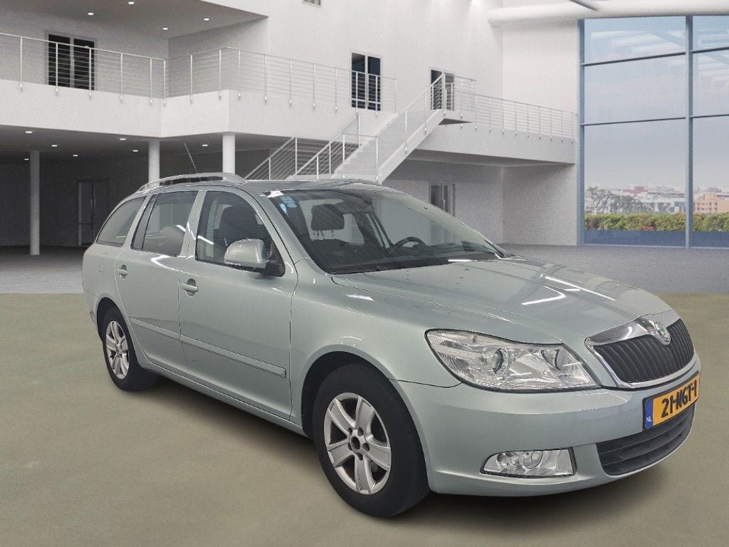 Skoda Octavia Combi 1.4 TSI Elegance/ 6 BAK/ CRUISE, Auto's, Voorwielaandrijving, Euro 5, Parkeersensor, Gebruikt