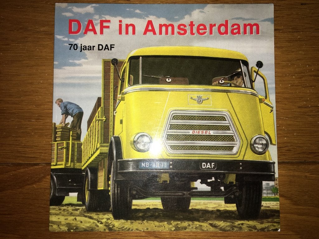DAF in Amsterdam - 70 jaar DAF historie - Hans Stoovelaar, Ophalen of Verzenden, Zo goed als nieuw, Overige merken