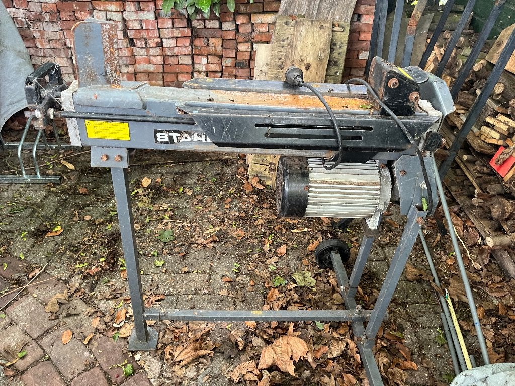 Stahlmann 7 Ton Houtklover, Gebruikt, Liggend, Elektrisch, Ophalen