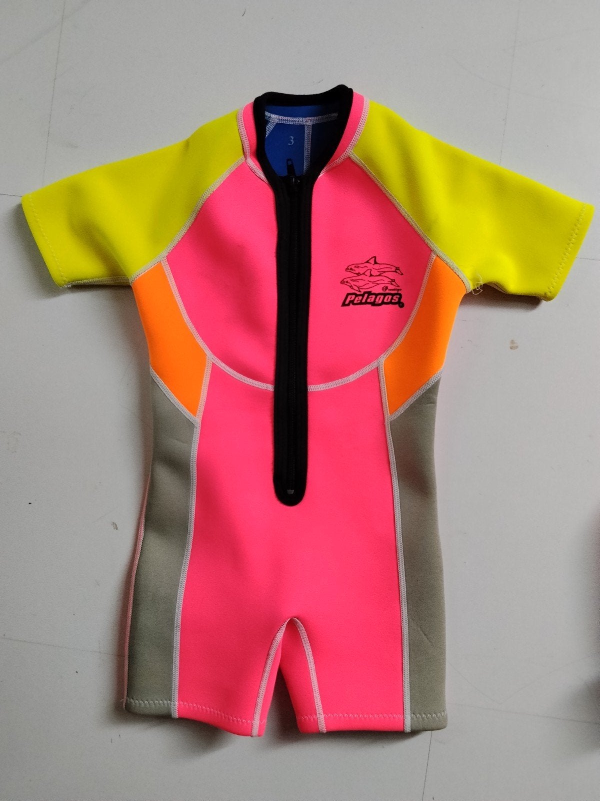Maat 3 kinder junior long John wetsuit
In goede staat.
Total, Watersport en Boten, Watersportkleding, Ophalen of Verzenden, Zo goed als nieuw