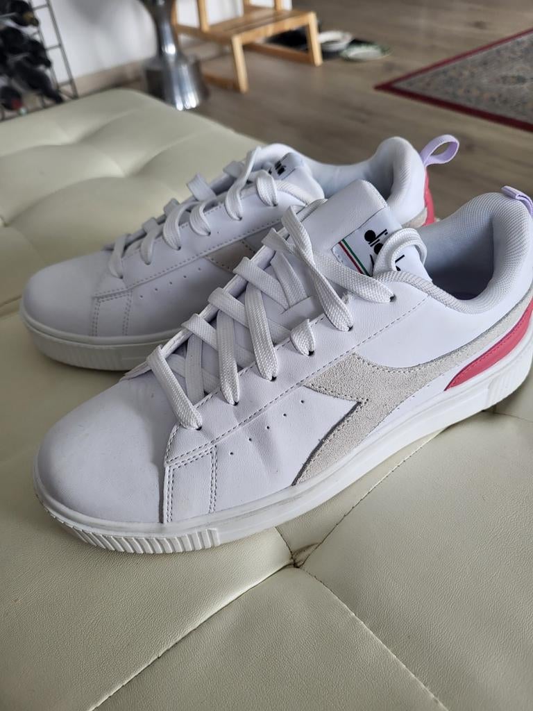 Diadora dames sneakers maat 40, Kleding | Dames, Schoenen, Diadora, Wit, Ophalen of Verzenden, Sneakers of Gympen