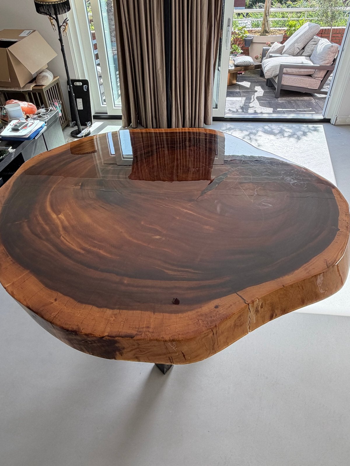 Unieke boomstamtafel met epoxy afwerking, Huis en Inrichting, Ophalen, 100 tot 150 cm, 200 cm of meer, Zo goed als nieuw