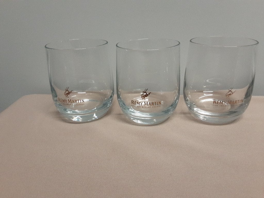 REMY MARTIN tumbler glazen, gouden logo, 3 stuks, Ophalen of Verzenden, Zo goed als nieuw, Borrel- of Shotglas