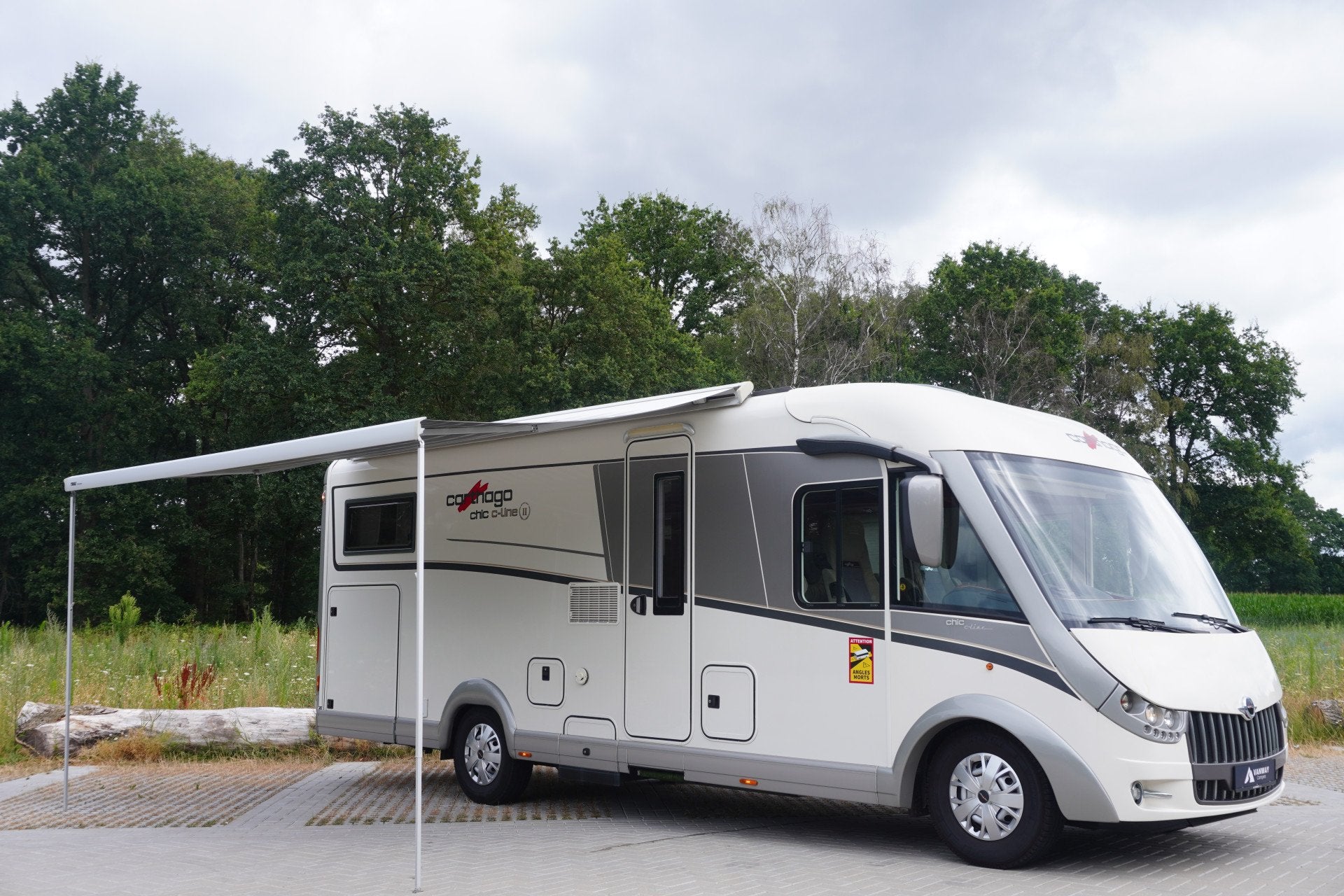 Carthago CHIC C-LINE Automaat 4 Slaapplekken Salon Garage 4., Caravans en Kamperen, Campers, Automaat, 7 tot 8 meter, Bedrijf