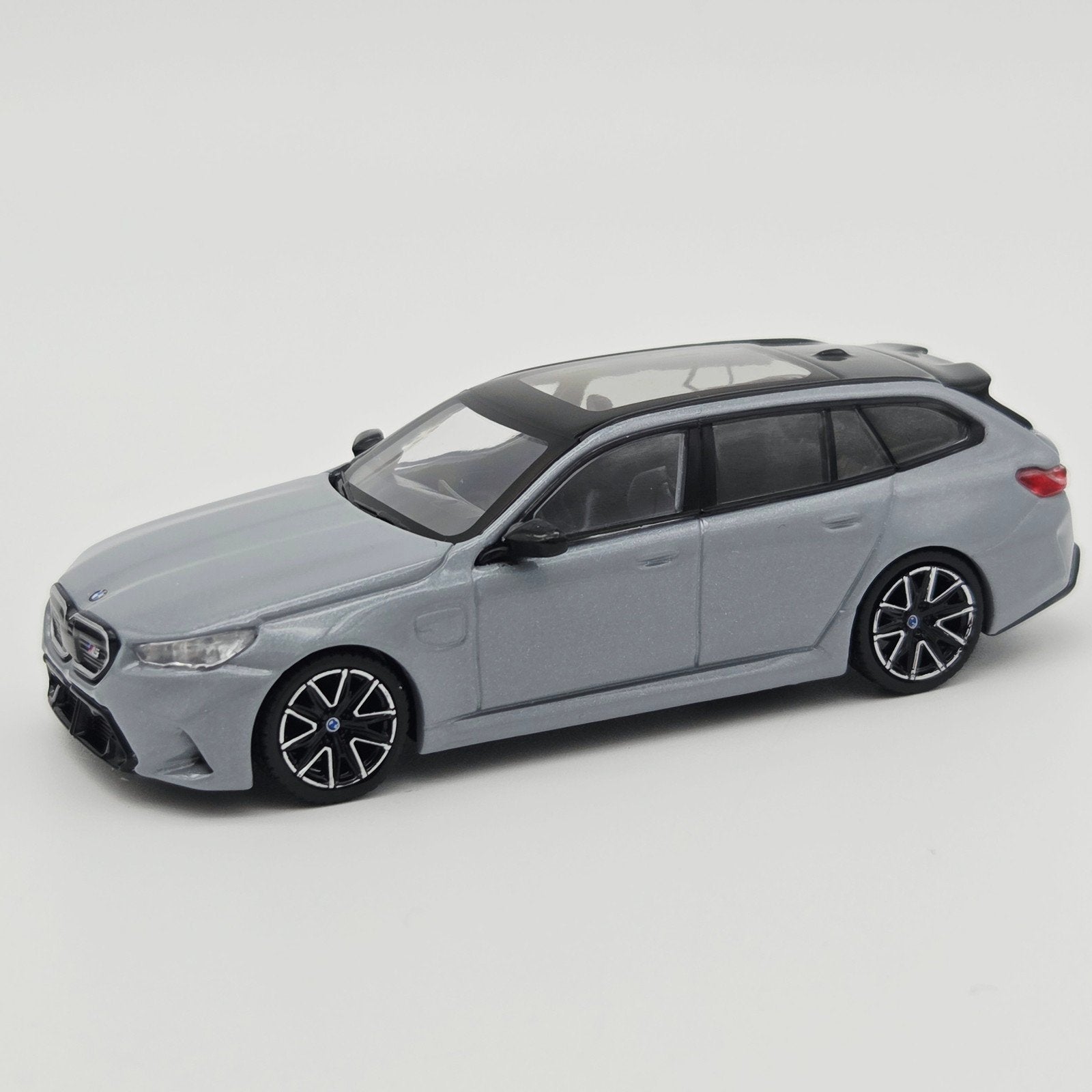 Mini Gt – 2025 BMW M5 (G99) Touring, Brooklyn grey metallic, Mymodelcar@outlook.com, Auto, Ophalen of Verzenden, Mini gt
