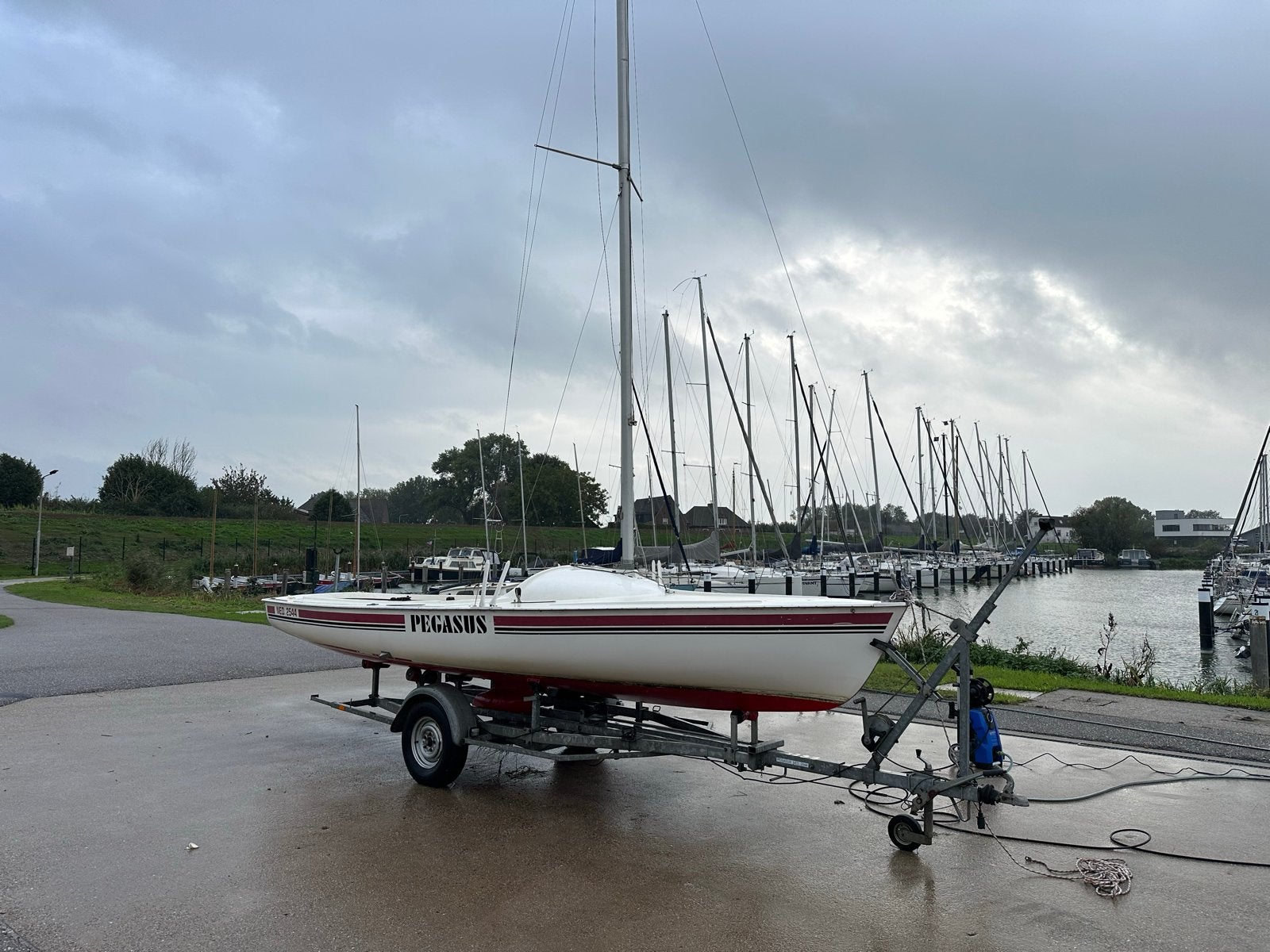 Sailhorse met trailer, Watersport en Boten, Gebruikt, Polyester, 6 m, Sailhorse
