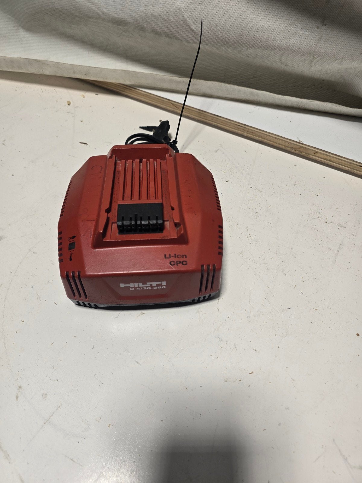 hilti snel lader & oplader 22v/36v, Ophalen of Verzenden, Hilti, N.v.t, .n.v.t