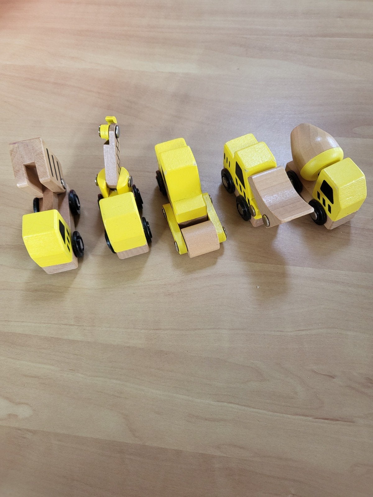 Set van 5 VIGA houten auto's met beweegbare delen, Ophalen of Verzenden, Zo goed als nieuw