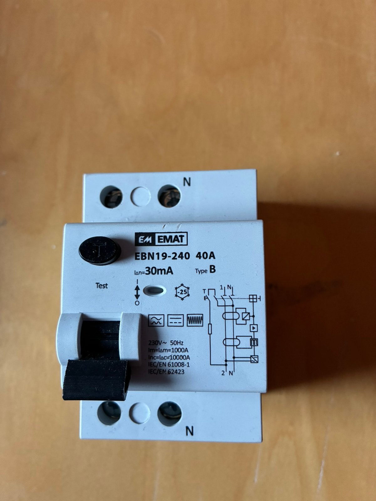 Aardlekautomaat 40A 30mA, type B, Ophalen of Verzenden, Zo goed als nieuw
