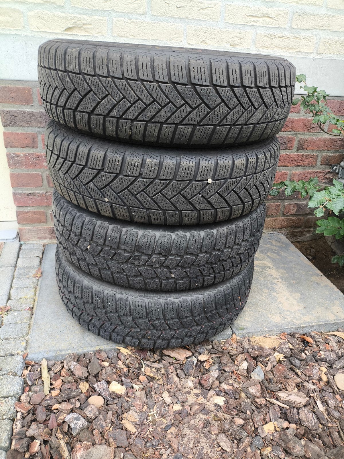 4x winterbanden Citroen c1 Peugeot 107 6.5 mm, Ophalen of Verzenden, Gebruikt