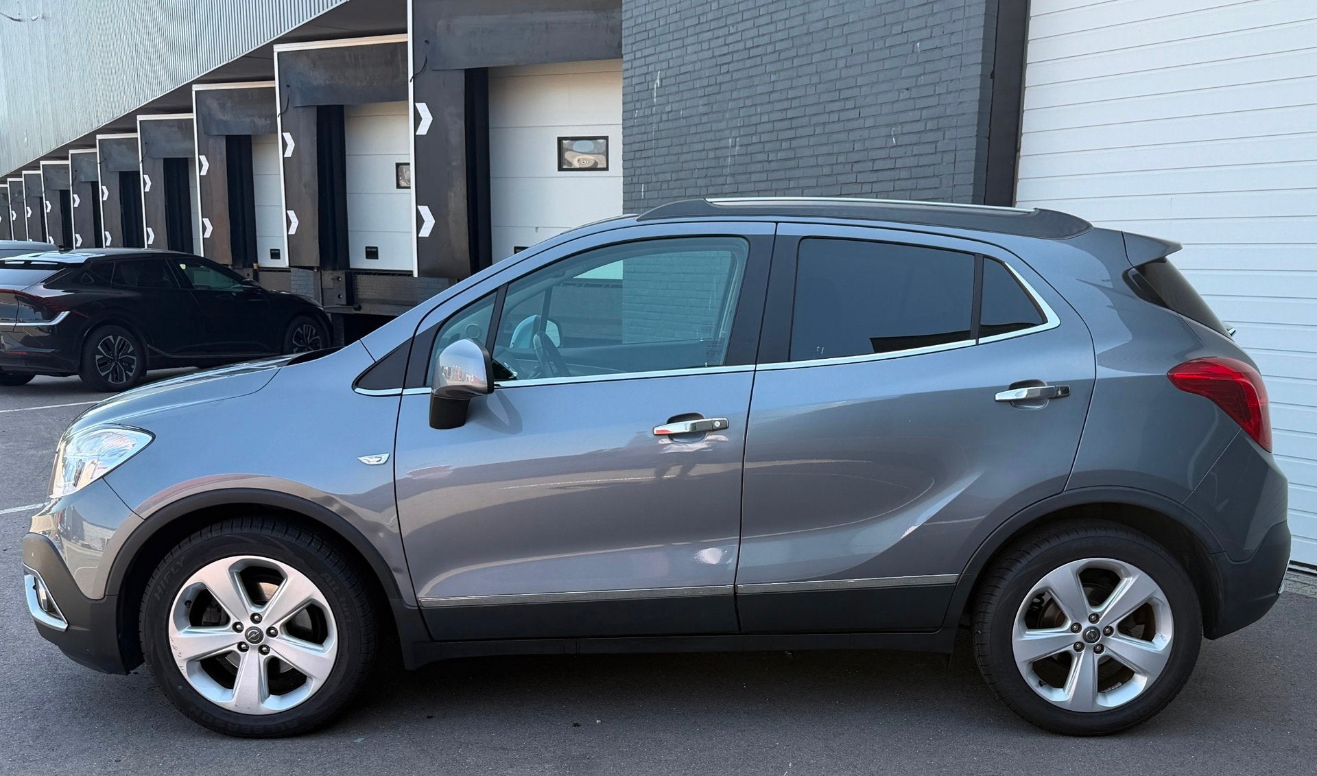 Opel Mokka 1.6 Edition STOEL-STUURVERWARMING/CRUISE/CLIMA/LM, Voorwielaandrijving, Euro 5, Gebruikt, Zwart