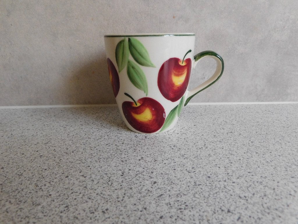 Senseo Mok 150 ml. Appel C Vic's Handpainted, Overige merken, Zo goed als nieuw, Overige stijlen, Porselein