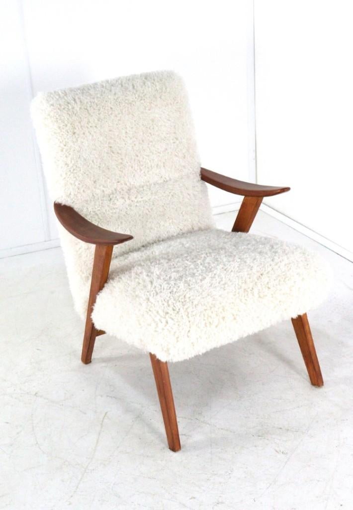 opnieuw beklede vintage fauteuil met zeer unieke fluffy stof, Gebruikt, -, 75 tot 100 cm, Ophalen of Verzenden