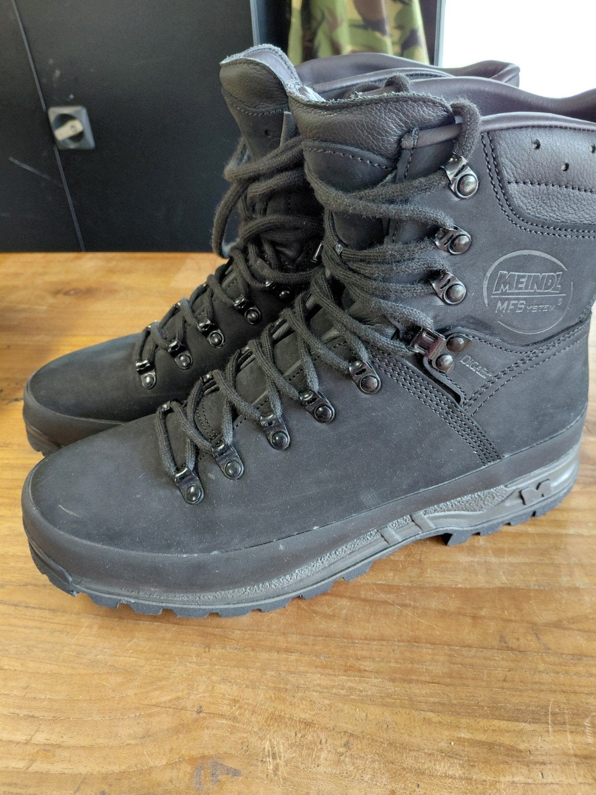 Meindl Island Pro wandelschoenen - Maat 44 NIEUW, Verzamelen, Militaria | Algemeen, Ophalen of Verzenden, Landmacht, Nederland