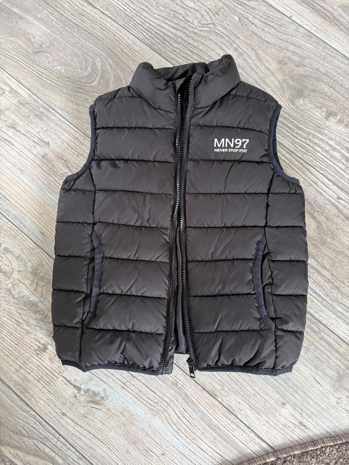 Bodywarmer 122/128 Minoti, Ophalen of Verzenden, Zo goed als nieuw, Jongen