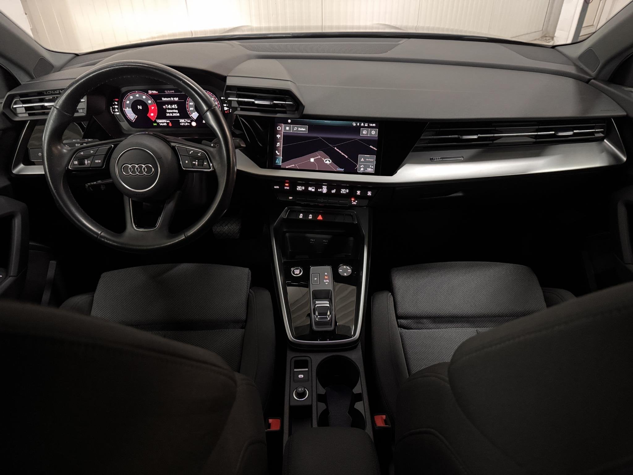 Audi A3 Limousine 30 TFSI Business edition AUTOMAAT DIGI-DAS, Auto's, Dealer onderhouden, Stof, Gebruikt, Origineel Nederlands