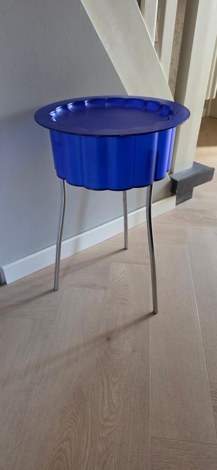 Vintage IKEA Hatten bijzettafel - Blauw, 45 tot 60 cm, Gebruikt, Rond, Ophalen of Verzenden