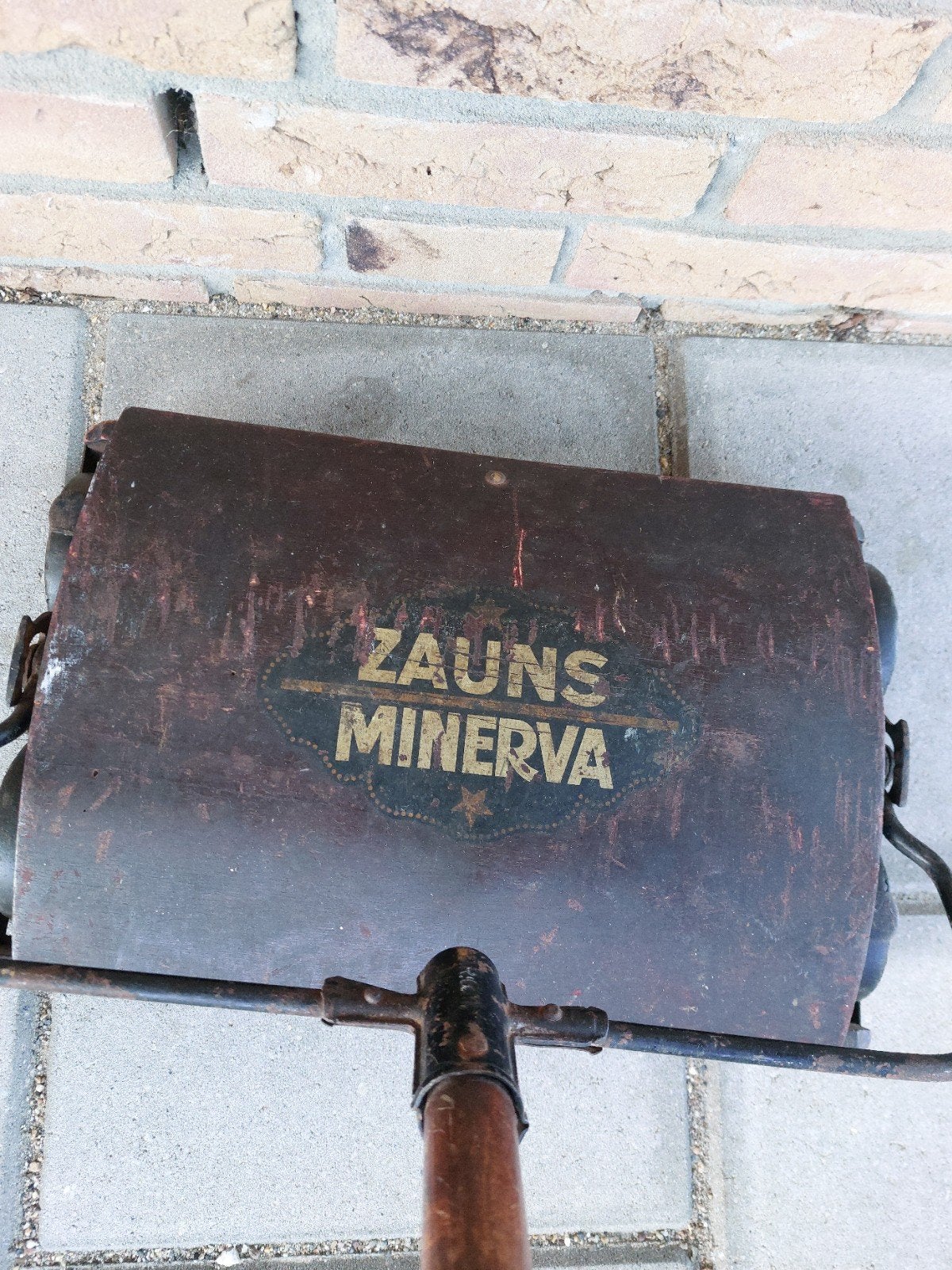 Goeduitziende antieke rolveger, merk Zauns Minerva, Ophalen