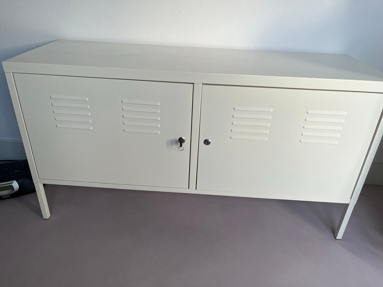 IKEA metalen kastje met 2 deuren, Huis en Inrichting, Kasten | Lockerkasten, Ophalen, Zo goed als nieuw