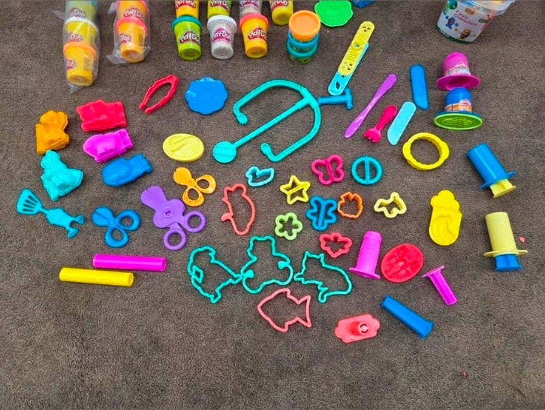 Grote Play-Doh set met veel accessoires en klei, Ophalen of Verzenden, Gebruikt, Knutselen