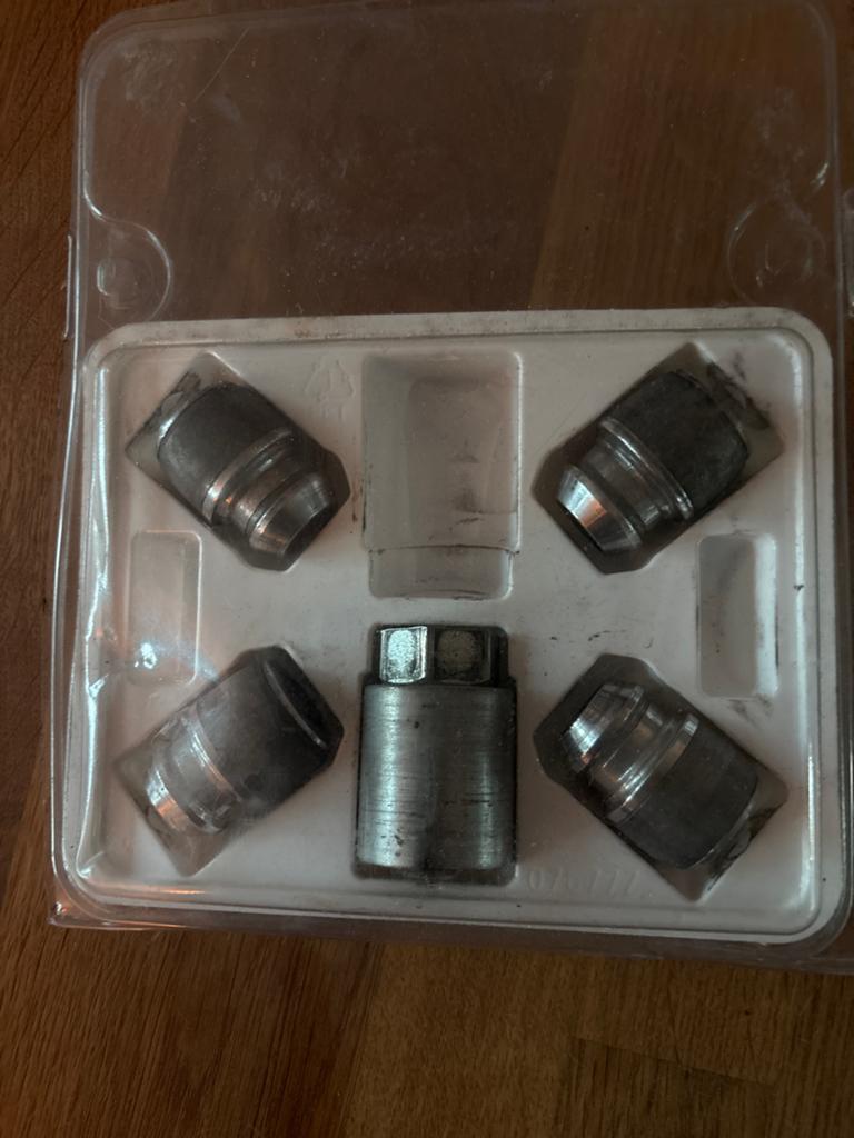 Mazda Wielslotset - Originele Onderdelen, Auto-onderdelen, Ophalen of Verzenden, Gebruikt