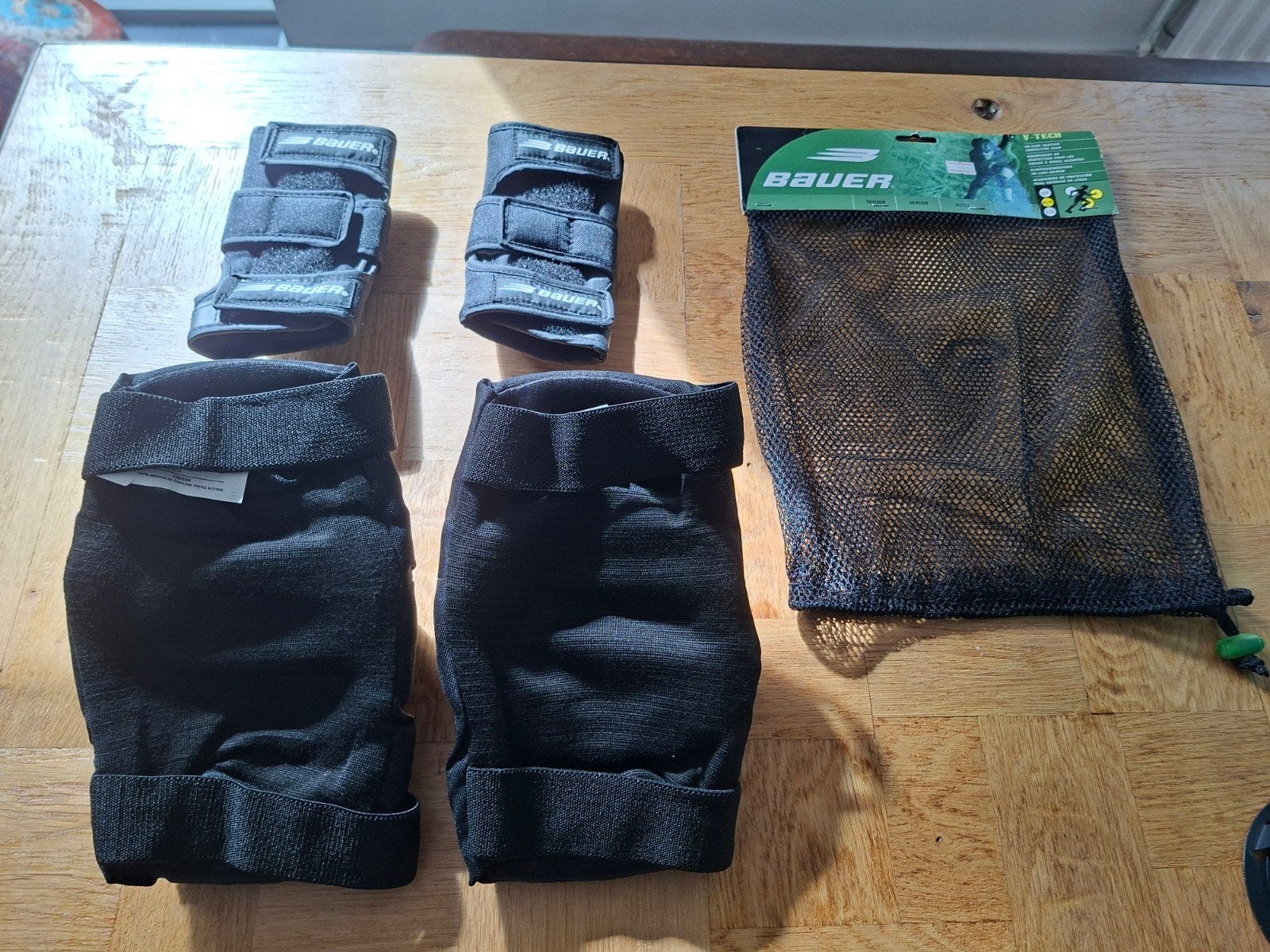 Nieuwe Bauer V-tech beschermers set voor skating/skeeleren, Ophalen of Verzenden